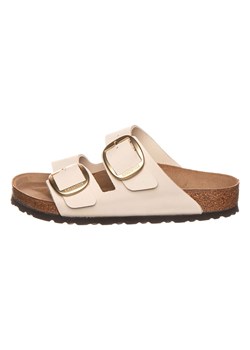 Birkenstock Skórzane klapki &quot;Arizona Big Buckle&quot; w kolorze kremowym ze sklepu Limango Polska w kategorii Klapki damskie - zdjęcie 174871115