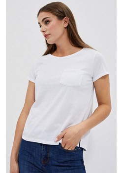 Bawełniany t-shirt z kieszonką w kolorze białym 4050, Kolor biały, Rozmiar 2XL, Moodo ze sklepu Primodo w kategorii Bluzki damskie - zdjęcie 174906008