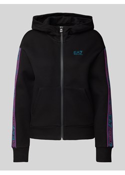 Bluza rozpinana z nadrukiem z logo ze sklepu Peek&Cloppenburg  w kategorii Bluzy damskie - zdjęcie 174970106