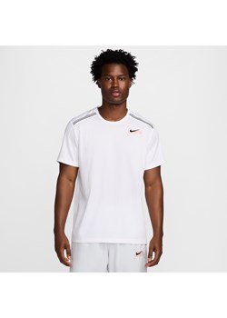 Męska koszulka z krótkim rękawem do biegania z grafiką Nike Miler - Biel ze sklepu Nike poland w kategorii T-shirty męskie - zdjęcie 174970739