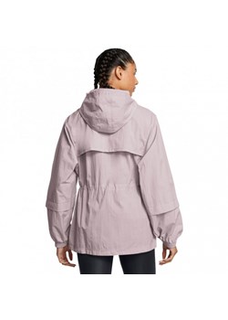 Damska kurtka treningowa Under Armour Crinkle Woven Jacket - beżowa ze sklepu Sportstylestory.com w kategorii Kurtki damskie - zdjęcie 174979587