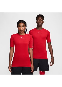 Męska termoaktywna koszulka z krótkim rękawem do koszykówki NOCTA - Czerwony ze sklepu Nike poland w kategorii T-shirty męskie - zdjęcie 174986878