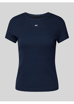 T-shirt o kroju slim fit z wyhaftowanym logo ze sklepu Peek&Cloppenburg  w kategorii Bluzki damskie - zdjęcie 175018849