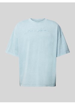 T-shirt o pudełkowym kroju z wyhaftowanym logo ze sklepu Peek&Cloppenburg  w kategorii T-shirty męskie - zdjęcie 175019288