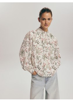 Reserved - Wzorzysta bluzka z plisami - kremowy ze sklepu Reserved w kategorii Bluzki damskie - zdjęcie 175143707