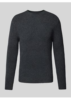 Sweter z dzianiny z okrągłym dekoltem model ‘ZAC’ ze sklepu Peek&Cloppenburg  w kategorii Swetry męskie - zdjęcie 175157536