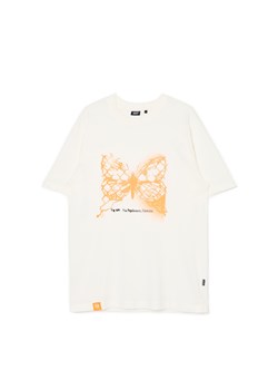 Cropp - Kremowa koszulka z motylem - kremowy ze sklepu Cropp w kategorii T-shirty męskie - zdjęcie 175232285