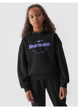 Dziewczęca bluza dresowa nierozpinana z kapturem 4F 4FJWAW24TSWSF1213 - czarna ze sklepu Sportstylestory.com w kategorii Bluzy dziewczęce - zdjęcie 175254198