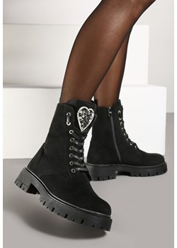Czarne Płaskie Sznurowane Botki w Stylu Workerów z Metalową Aplikacją Savanelith - id: 353306 - marki born2be - 175344187 Czarne Płaskie Sznurowane Botki w Stylu Workerów z Metalową Aplikacją Savanelith ze sklepu born2be.pl w kategorii Botki - zdjęcie 175344187