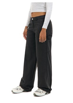 Cropp - Czarne spodnie z wieloma kieszeniami - czarny - id: 695AR-99X - marki Cropp - 175391807 Cropp - Czarne spodnie z wieloma kieszeniami - czarny ze sklepu Cropp w kategorii Spodnie damskie - zdjęcie 175391807