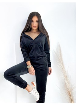 welurowy komplet dresowy taffa z logo by mielczarkowski bluza z kapturem + spodnie - czarny ze sklepu STYLOWO w kategorii Dresy damskie - zdjęcie 175400938