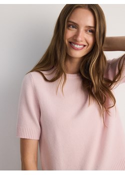 Reserved - Wełniany sweter z krótkimi rękawem - pastelowy róż ze sklepu Reserved w kategorii Swetry damskie - zdjęcie 175408905