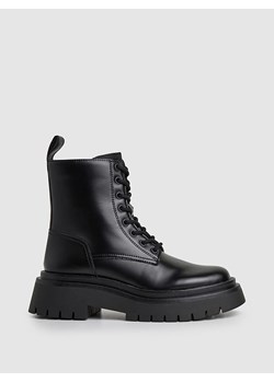 Pepe Jeans FOOTWEAR Botki &quot;Queen Bass&quot; w kolorze czarnym ze sklepu Limango Polska w kategorii Workery damskie - zdjęcie 175443007