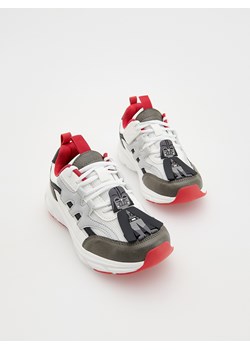 Reserved - Buty z zapięciem na rzep Star Wars - wielobarwny ze sklepu Reserved w kategorii Buty sportowe dziecięce - zdjęcie 175469239