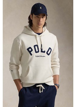 Polo Ralph Lauren bluza męska kolor beżowy z kapturem z nadrukiem 710952040 ze sklepu ANSWEAR.com w kategorii Bluzy męskie - zdjęcie 175479125