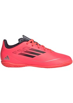 Buty piłkarskie adidas F50 Club In IF1393 czerwone ze sklepu ButyModne.pl w kategorii Buty sportowe dziecięce - zdjęcie 175483799