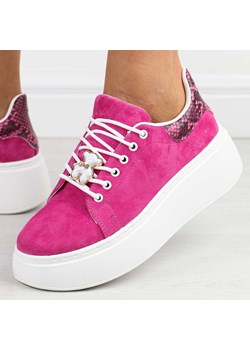Fuksja zamszowe skórzane sneakersy damskie Vinceza 89104 ze sklepu suzana.pl w kategorii Trampki damskie - zdjęcie 175485425