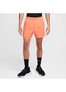 Męskie spodenki do biegania z wszytą bielizną Dri-FIT Nike Challenger 13 cm - Różowy ze sklepu Nike poland w kategorii Spodenki męskie - zdjęcie 175500365