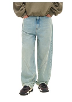 Cropp - Jasne jeansy super baggy - niebieski ze sklepu Cropp w kategorii Jeansy męskie - zdjęcie 175506547