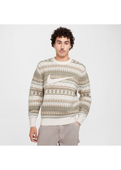 Sweter męski Fair Isle Swoosh Nike Life - Brązowy ze sklepu Nike poland w kategorii Swetry męskie - zdjęcie 175520708