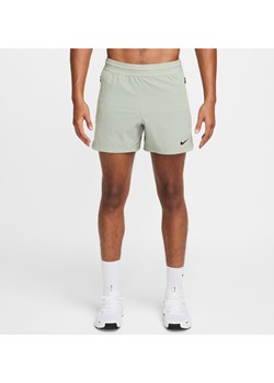 Męskie spodenki do fitnessu bez podszewki 13 cm Dri-FIT Nike Flex Rep - Zieleń ze sklepu Nike poland w kategorii Spodenki męskie - zdjęcie 175544809