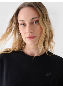 Damska bluza dresowa nierozpinana bez kaptura 4F 4FWMM00TSWSF1765 - czarna ze sklepu Sportstylestory.com w kategorii Bluzy damskie - zdjęcie 175570657