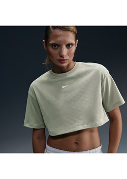 T-shirt damski o krótkim kroju z siateczki Nike Sportswear - Zieleń ze sklepu Nike poland w kategorii Bluzki damskie - zdjęcie 175609529