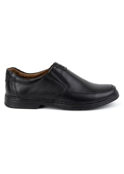 Buty męskie ze skóry naturalnej slip-on 854K czarne ze sklepu butyolivier w kategorii Półbuty męskie - zdjęcie 175631289