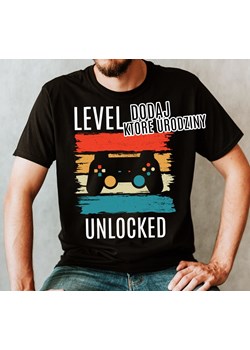 koszulka NA URODZINY LEVEL UNLOCKD DODAJ KTÓRE URODZINY ze sklepu Time For Fashion w kategorii T-shirty męskie - zdjęcie 175637978