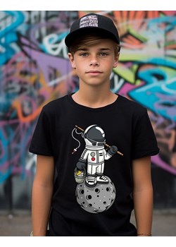 koszulka dla chłopca z astronautą na rybach ze sklepu Time For Fashion w kategorii T-shirty chłopięce - zdjęcie 175642208