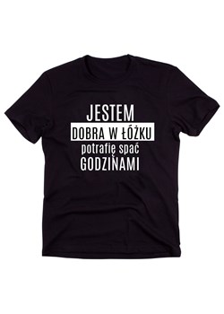 Czarny Klasyczny T-shirt "JESTEM DOBRA W ŁÓŻKU POTRAFIĘ SPAĆ GODZINAMI" ze sklepu Time For Fashion w kategorii Bluzki damskie - zdjęcie 175643498