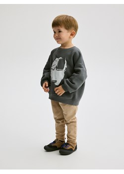 Reserved - Dresowe spodnie z efektem sprania - beżowy - id: 026BF-80X - marki Reserved - 175690295 Reserved - Dresowe spodnie z efektem sprania - beżowy ze sklepu Reserved w kategorii Spodnie chłopięce - zdjęcie 175690295