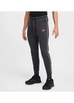 Męskie dzianinowe joggery Nike Tech - Szary ze sklepu Nike poland w kategorii Spodnie męskie - zdjęcie 175703986