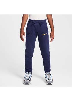 Joggery piłkarskie dla dużych dzieci (chłopców) Nike Inter Mediolan Club Fleece (wersja trzecia) - Niebieski ze sklepu Nike poland w kategorii Spodnie chłopięce - zdjęcie 175745925