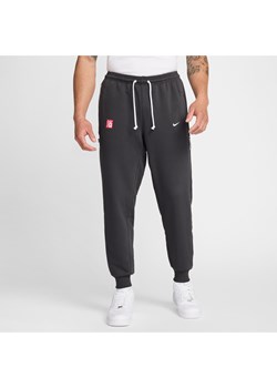 Męskie zwężane spodnie piłkarskie Nike Dri-FIT Liverpool F.C. Standard Issue (wersja trzecia) - Szary ze sklepu Nike poland w kategorii Spodnie męskie - zdjęcie 175745948