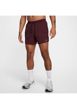 Męskie spodenki do biegania z wszytą bielizną 13 cm Nike Dri-FIT Stride - Czerwony ze sklepu Nike poland w kategorii Spodenki męskie - zdjęcie 175745949