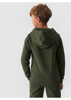 Chłopięca bluza dresowa nierozpinana z kapturem 4F 4FJWMM00TSWSM1292 - khaki ze sklepu Sportstylestory.com w kategorii Bluzy chłopięce - zdjęcie 175784046