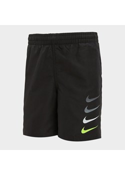 NIKE SWIM SZORTY STACKED SWOOSH SWIM BLK ze sklepu JD Sports  w kategorii Spodenki chłopięce - zdjęcie 175873085