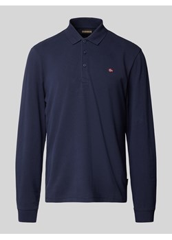 Koszulka polo o kroju regular fit z wyhaftowanym logo model ‘EALIS’ ze sklepu Peek&Cloppenburg  w kategorii T-shirty męskie - zdjęcie 175924826