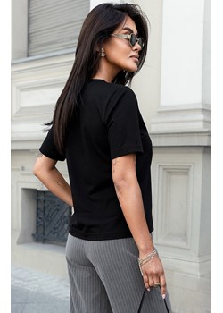 Klasyczny czarny t-shirt damski z haftem B57, Kolor czarny, Rozmiar L, Ivon ze sklepu Primodo w kategorii Bluzki damskie - zdjęcie 175926275