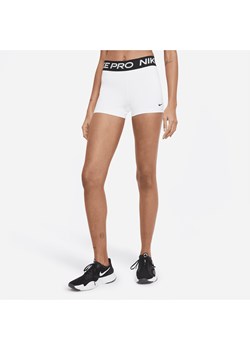 Spodenki damskie Nike Pro 8 cm - Biel ze sklepu Nike poland w kategorii Szorty - zdjęcie 175940837