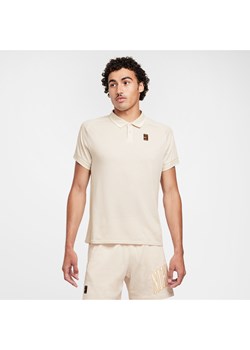 Męska koszulka polo do tenisa NikeCourt Heritage - Brązowy ze sklepu Nike poland w kategorii T-shirty męskie - zdjęcie 175940868