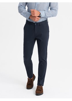 Męskie jednolite spodnie chino REGULAR FIT – granatowe V4 OM-PACP-0183 ze sklepu ombre w kategorii Spodnie męskie - zdjęcie 176007616