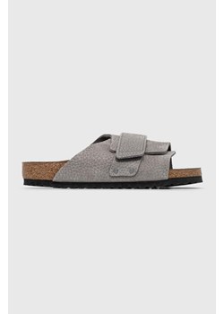 Birkenstock klapki zamszowe KYOTO męskie kolor szary 1024502 ze sklepu PRM w kategorii Klapki męskie - zdjęcie 176071369