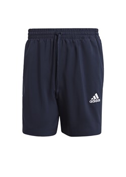 Krótki adidas Aeroready Essentials Chelsea Linear Logo ze sklepu Decathlon w kategorii Spodenki męskie - zdjęcie 176090898