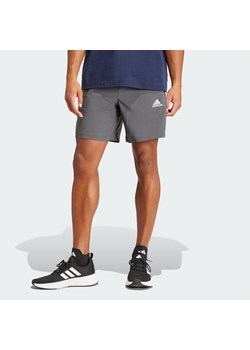 Spodenki krótkie męskie adidas AEROREADY Essentials Chelsea 3-Stripes ze sklepu Decathlon w kategorii Spodenki męskie - zdjęcie 176141286