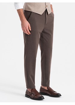 Spodnie męskie chino z gumką w pasie SLIM FIT - czekoladowe V2 OM-PACP-0158 ze sklepu ombre w kategorii Spodnie męskie - zdjęcie 176228538