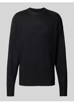 Sweter z dzianiny z okrągłym dekoltem model ‘OLLIE’ ze sklepu Peek&Cloppenburg  w kategorii Swetry męskie - zdjęcie 176256218