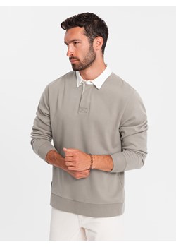 Bluza męska z białym kołnierzykiem polo - ciemnobeżowa V2 OM-SSNZ-0132 ze sklepu ombre w kategorii Bluzy męskie - zdjęcie 176299497