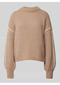 Sweter z dzianiny o kroju relaxed fit z detalem w kontrastowym kolorze model ‘FENG’ ze sklepu Peek&Cloppenburg  w kategorii Swetry damskie - zdjęcie 176310856